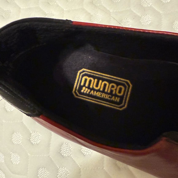 Munro Women's Red Leather Flats - Picture 2 of 5